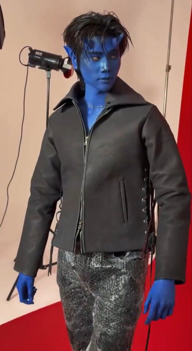 brasonidunk's tweet photo. first time seeing a blue demon with boba eyes 🥺🥺🥺🥺 https://t.co/7i789DSVFy
