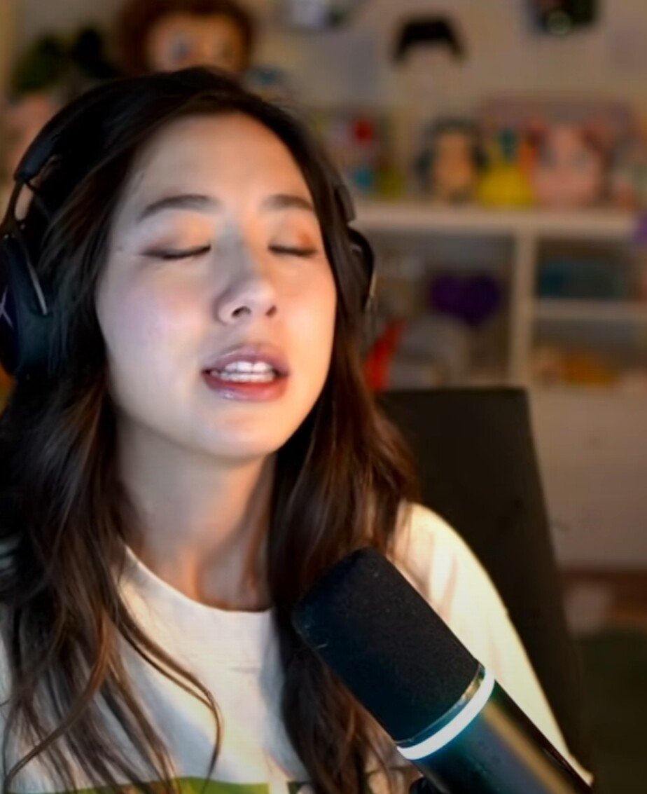 QTSimpG00ns's tweet photo. I bet Leslie makes the best moans when cumming https://t.co/0fkipbZfXd