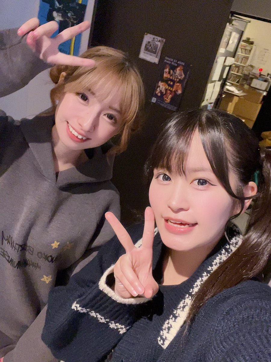 emma_nyasu's tweet photo. 本日共演させていただいた
uiさん、かのこさんのおふたりと🫶

お話もしてくださりありがとうございました
色々なトークできて楽しかった

ご縁を繋げていただいたイベント様にも感謝です。おふたりを秋田におよび出来るように頑張ります✨✨ https://t.co/xXggPm3SOo
