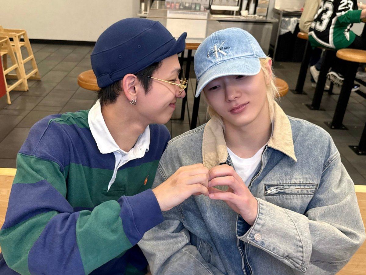 myeongiwa's tweet photo. sungho with his "i'm so done" face 😹😹😹😹 https://t.co/aE51d1J2dS