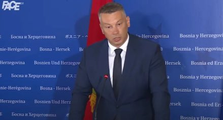 NaimLeoBesiri's tweet photo. Da se prisetimo ovog lika iz Bosne i Hercegovine koji je glasao na izborima u decembru 2023. i to u Novom Sadu gde ima fora prijavljenu adresu, a ministar je susedne države. https://t.co/em9yltOHyE