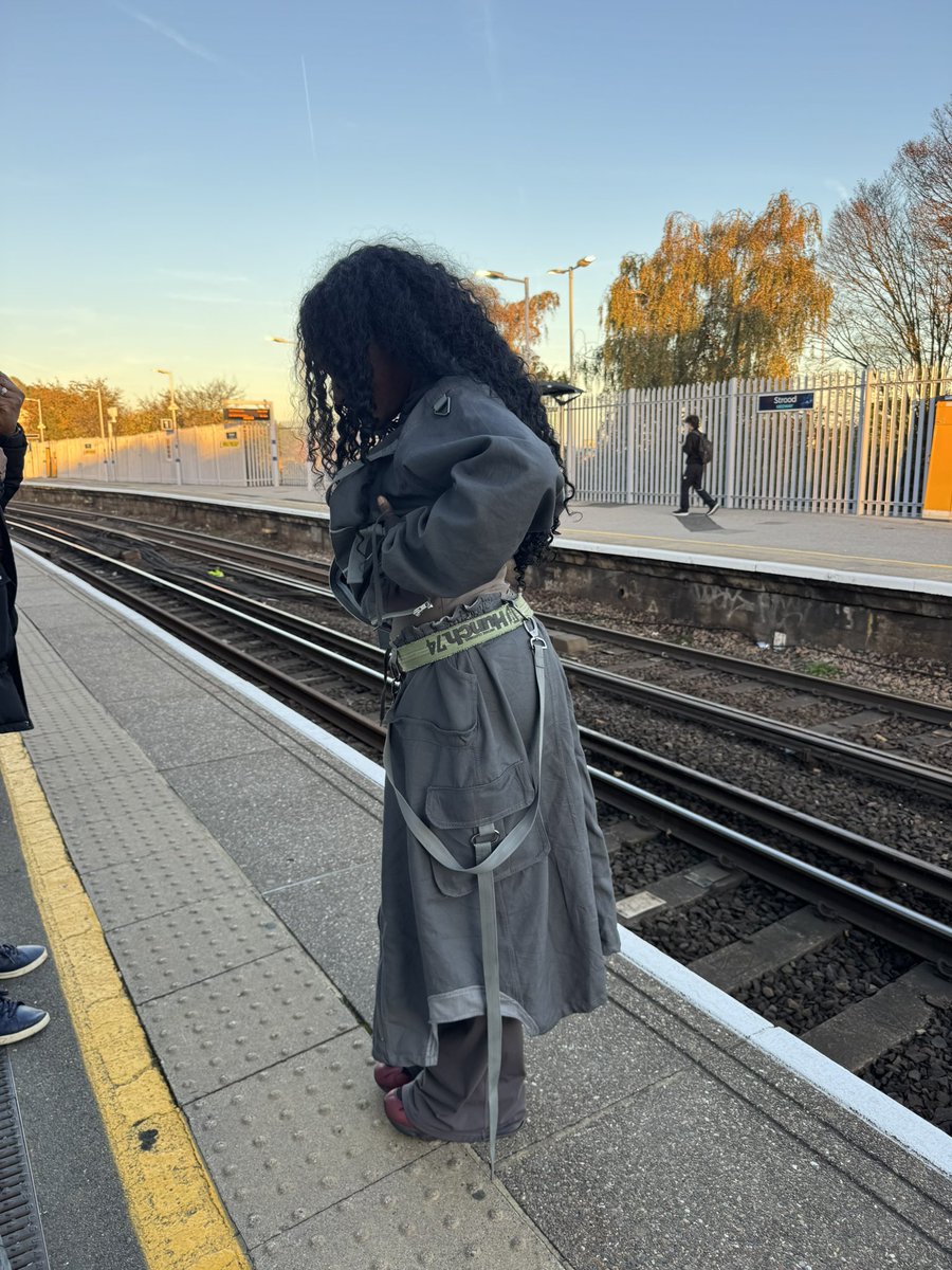 bloody___civ's tweet photo. SKIRT https://t.co/Ui7lyFluvJ
