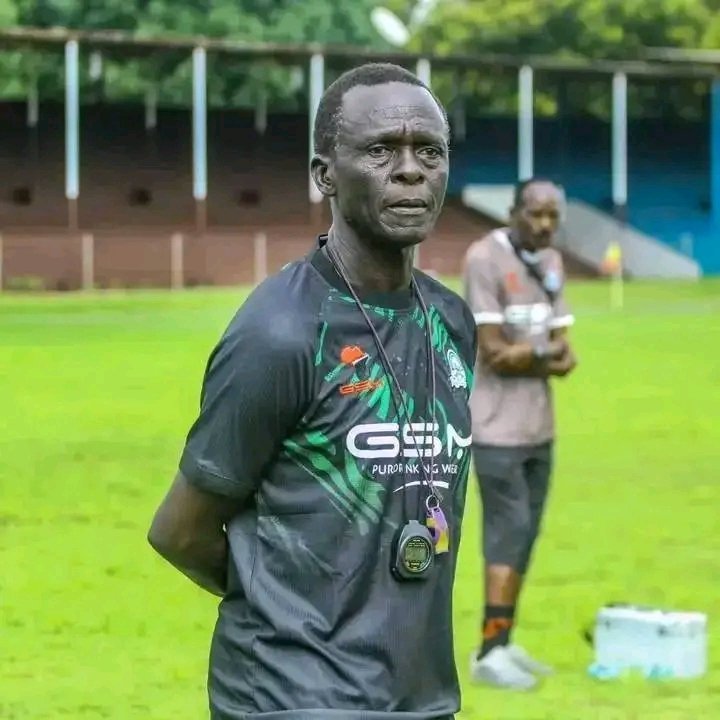 Tweener003's tweet photo. Huyu mzee nashangaa timu yake kuwa nafasi ya mwisho mbona wanacheza vizuri sana . https://t.co/MeNuF8u5U7