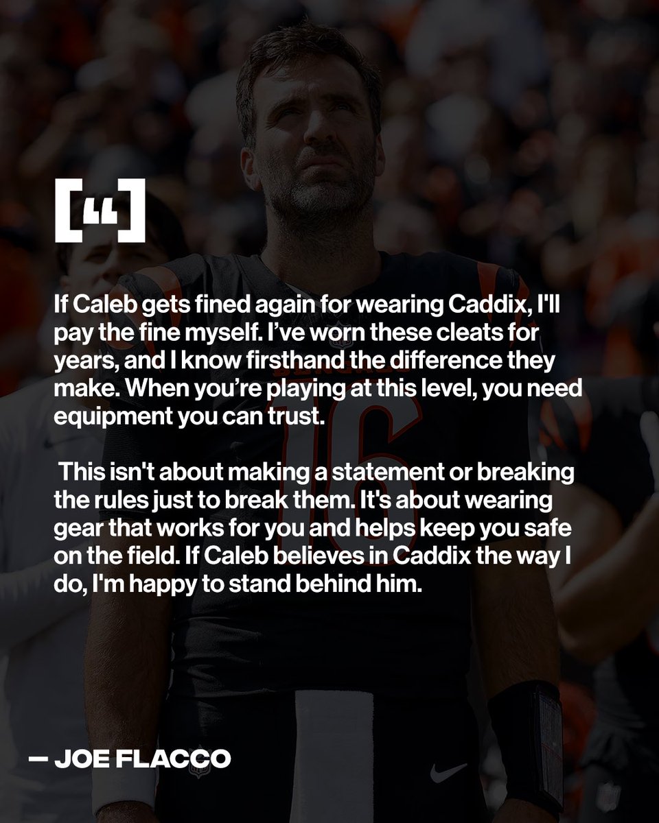 ComplexSneakers's tweet photo. Joe Flacco is covering Caleb Williams’ $23k fine for the “unauthorized logo” on his Caddix cleats, totaling $35,823 over two weeks. 

Caddix also put up a billboard in Chicago in support.

📸: Getty / Caddix https://t.co/TSM7UU0Uuu