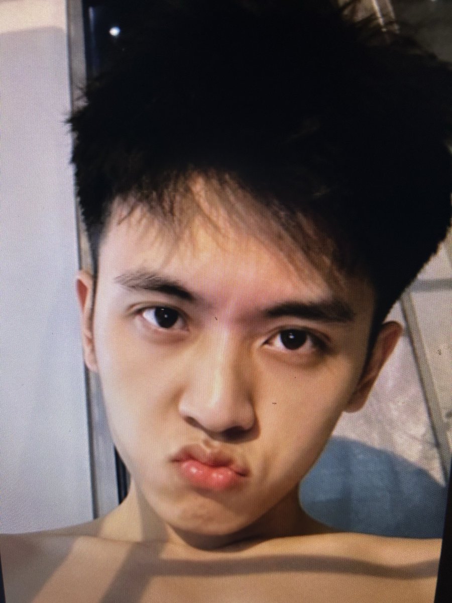 TNTBIO97's tweet photo. Pé trai bắc ngon nhỉ 😐 https://t.co/77gHPgTrVY