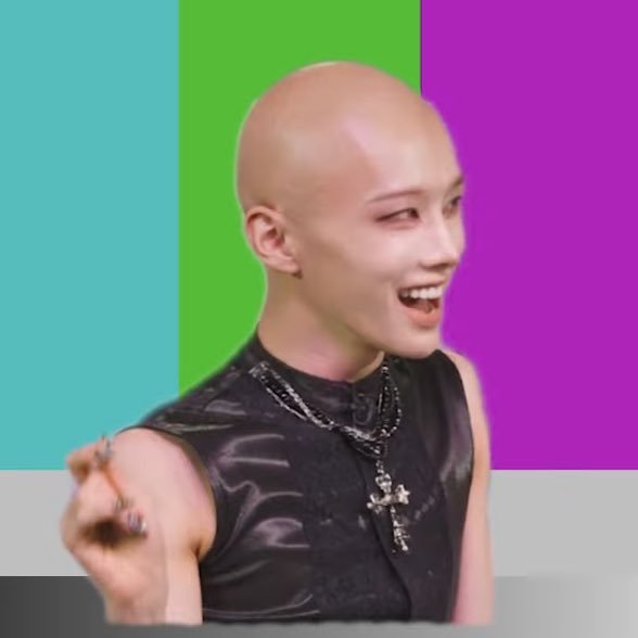 L_The_Lonely's tweet photo. @woomootea ur so funny maddy pls dont go bald https://t.co/MjlC2OJ7ru