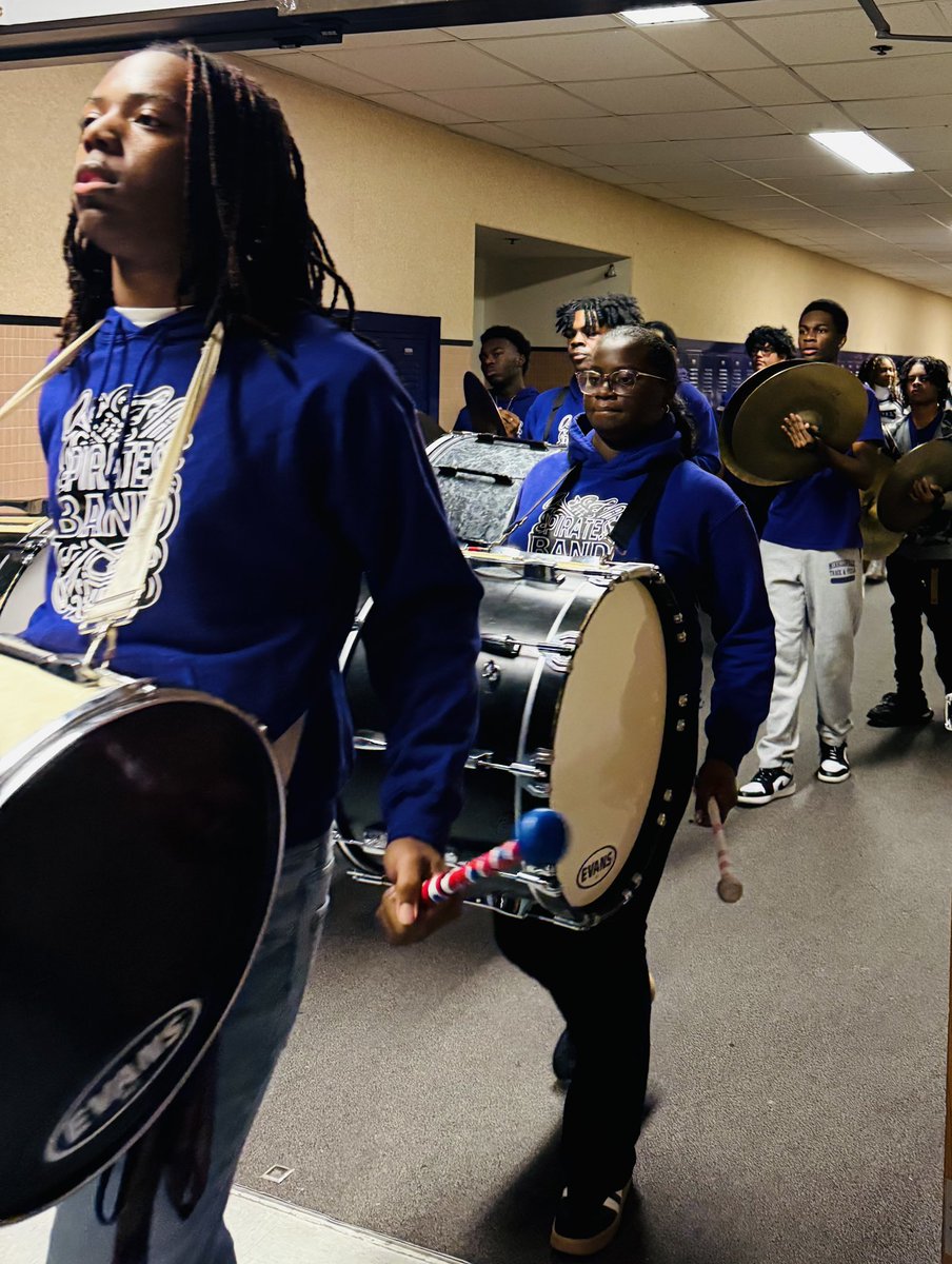 piratenation219's tweet photo. Thank you BAND OF PIRATES, Dance Team, & Cheer Team for performing for the student body & staff today for our game day walkaround at MHS. #BOP #cheer #dance https://t.co/pJcZR3MCNM