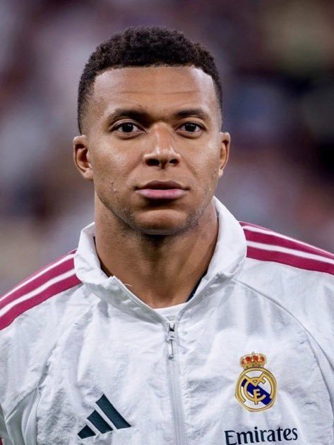 FullTimeX_'s tweet photo. 🚨𝗠𝗔𝗝𝗢𝗥 𝗕𝗥𝗘𝗔𝗞𝗜𝗡𝗚: The Chinese wants Laliga to suspend Kylian Mbappe temporary or permanently so that Laliga can start broadcasting their game in China.

The Laliga can lose up to €100m in revenue if the Chinese stops watching Laliga.

All this was due to comments made by Kylian Mbappe about a Chinese dictator Mao Zedong.