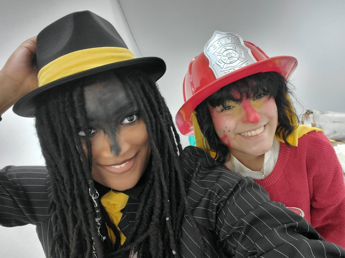 holidays_41's tweet photo. Me and my @holmesmikotoba as killerkyle and mario! https://t.co/lsClu3IJkq