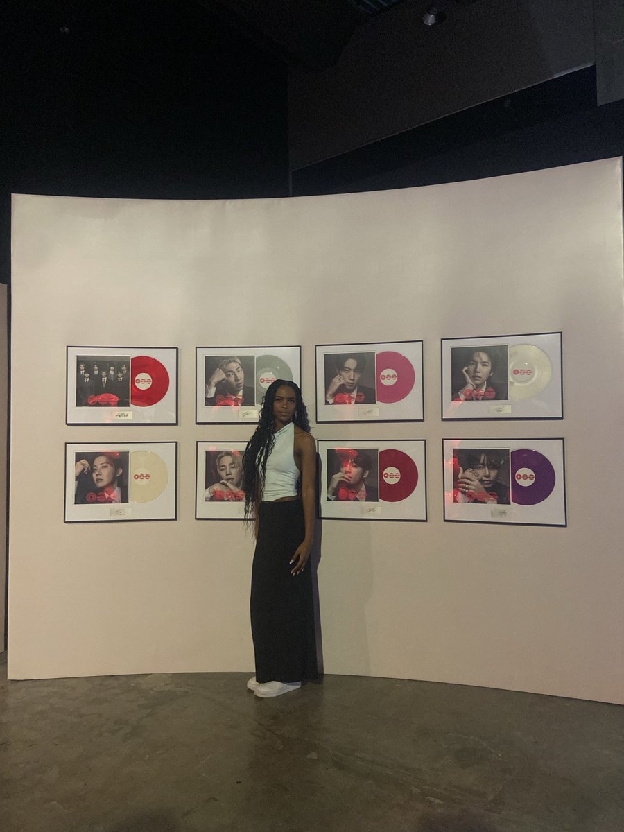 karirang_7's tweet photo. dia de pop up⭐️ https://t.co/0J4D0PL06V