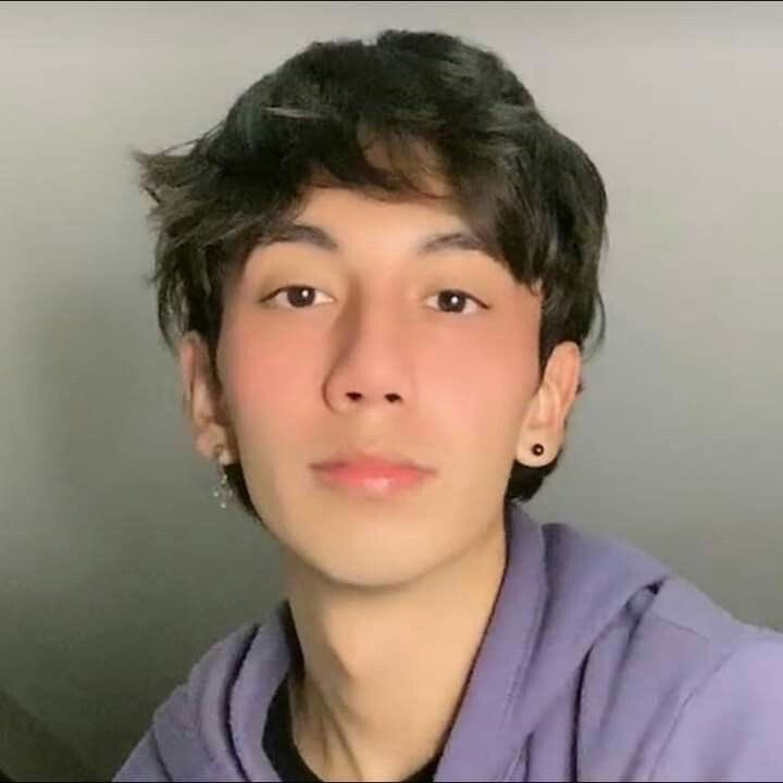 packfamoso's tweet photo. PACK DE DANIEL LECHUGA UFFF COMO BAILA 🔥🍆 BAILA BIEN RICO CON SU 🍆 DE 15 CM UFF🔥🤤🔥NUNCA ME IMAGINÉ VERLO BAILANDO ASI TAN SEXY MANDA DM SI LO QUIERES VER 🔥🫦👅 https://t.co/vW4bif3t2W