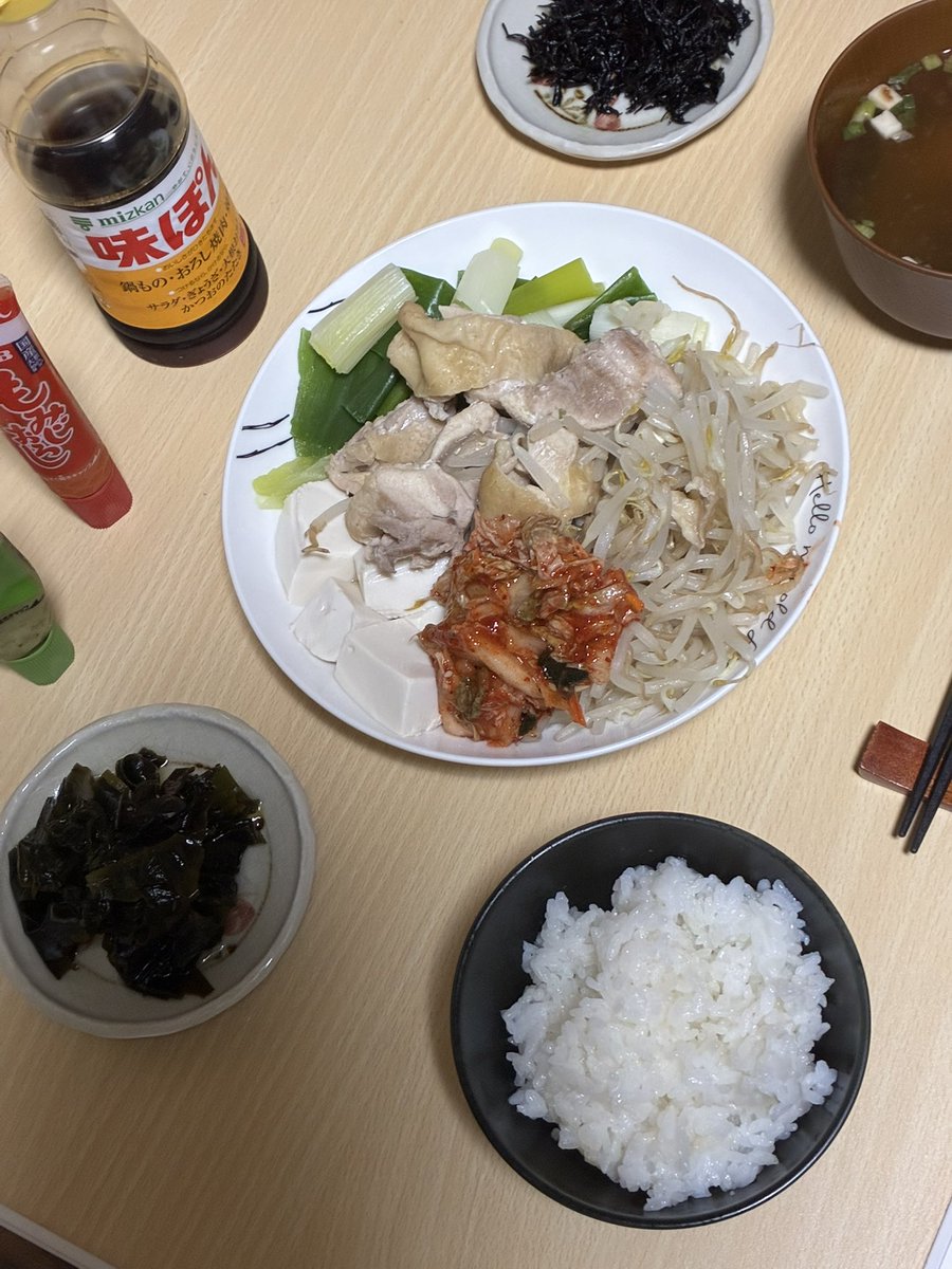 EosWz's tweet photo. 今日の食事終わり。750kcal。 https://t.co/LGcmSZMnJw