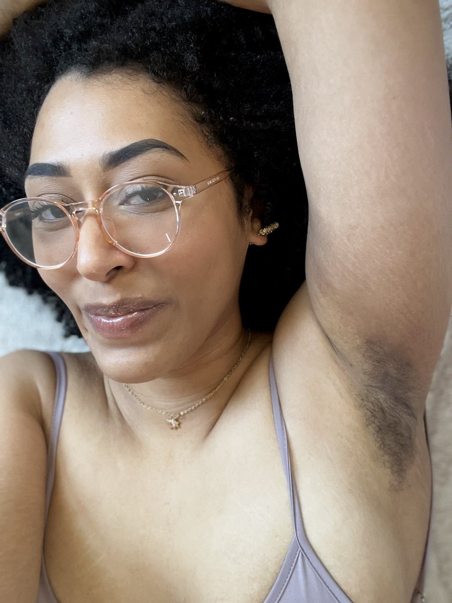 hi_micca's tweet photo. I smell the best after a workout :) Would you watch me doing my daily stretches? https://t.co/r52dsCe1wz