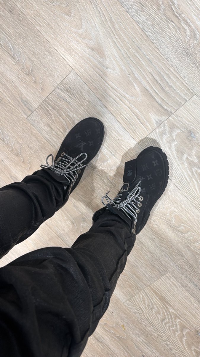 cjgodumb225's tweet photo. Went lv to da feet on em #DallasTX 😤 https://t.co/O1aIhy7Z2R