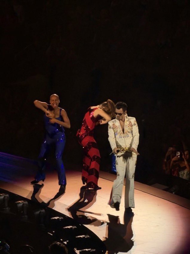 payno_foreever's tweet photo. where i’d like                 
to be                                            where i am https://t.co/lfDVHXFfEd
