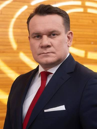 BasilTheGreat's tweet photo. 🚨BREAKING: Polish Patriot Dominik Tarczyński has said that tonight Donald Tusk has dug his own political grave

He has united the whole of Poland against him

This coup must be stopped

The people of Poland will not be silenced by the European Union https://t.co/u1AtFH5rhS