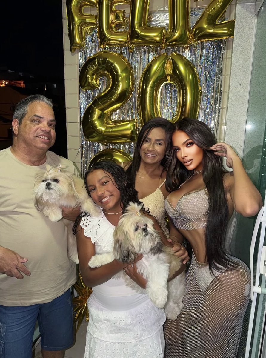 vlucasrocha's tweet photo. vai sem filtro mesmo https://t.co/ZvepBAHhly