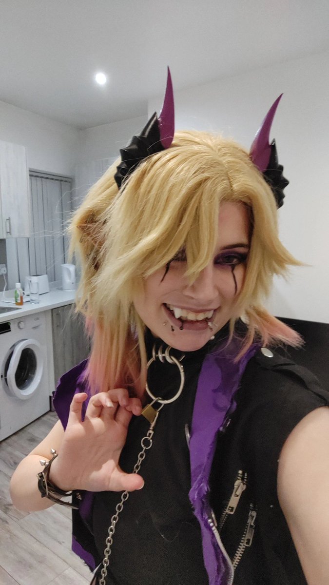 Fishyboyo0's tweet photo. NETHERLINGS DID SOMEONE CALL FOR A 1.0 COSPLAY >:)

I was so scared i was gonna hate him BUT I DONT 

#ZanderNetherbrand #NetherRizz https://t.co/zejl4X3hVV