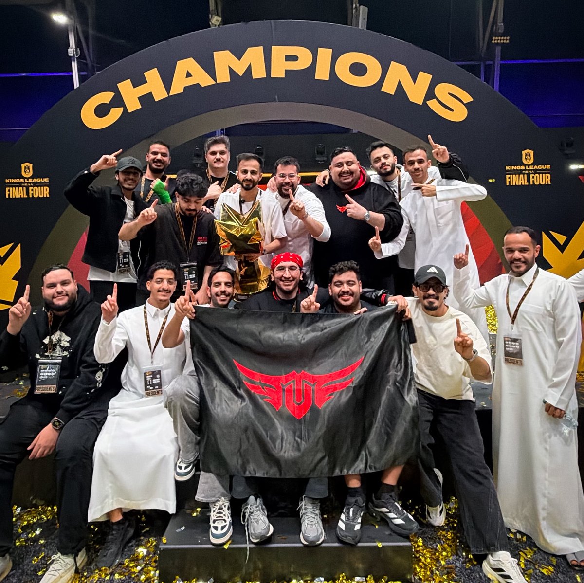 tu_topz's tweet photo. تشامبيونز 🐦‍🔥🔥

الحمدلله يارب ❤️🖤 https://t.co/IPSgZpMeL9