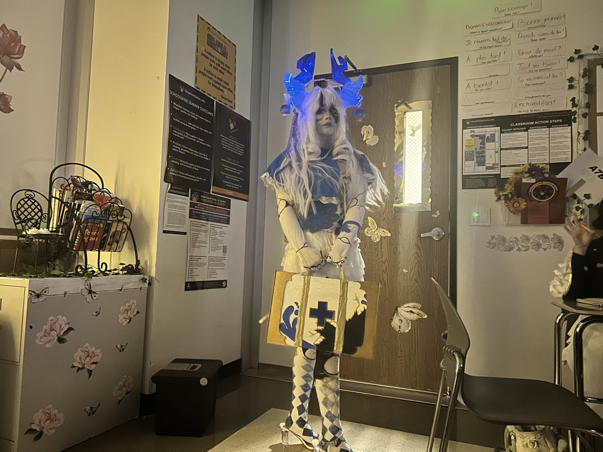 StarryAshhh's tweet photo. EVERYONE PRAISE AND GLAZE MY LOVELY GIRLFRIEND'S COSPLAY 
#phighting #medkit #cosplay https://t.co/VhRF2HGPJe