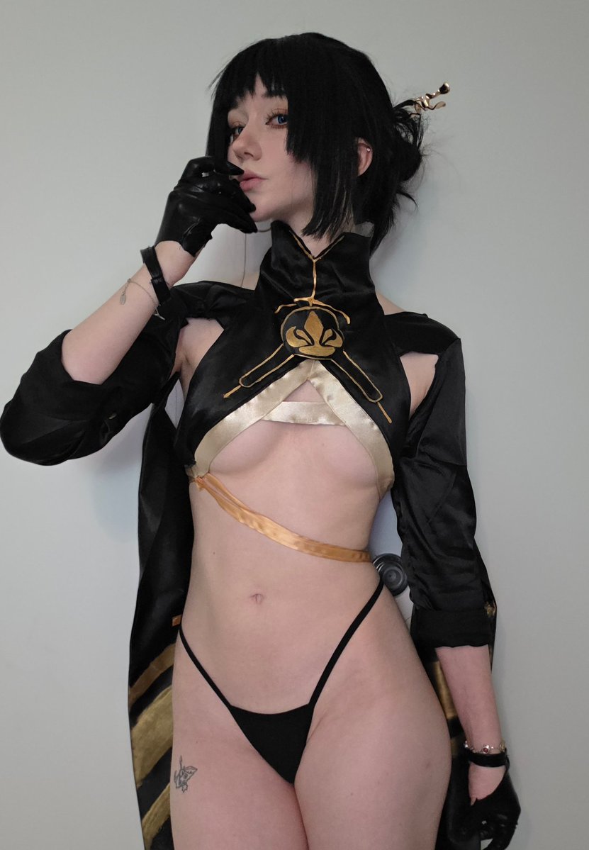 Celebigoddyssl's tweet photo. Love how halloween makes anyone act like a slut https://t.co/cMh8RPyBqT