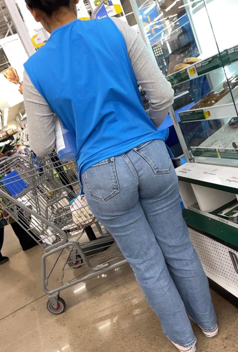 Cazadordecolas1's tweet photo. Sabrosa empleada de Walmart 🍑😮‍💨👅🔥😈 https://t.co/pSNr0kwJFB