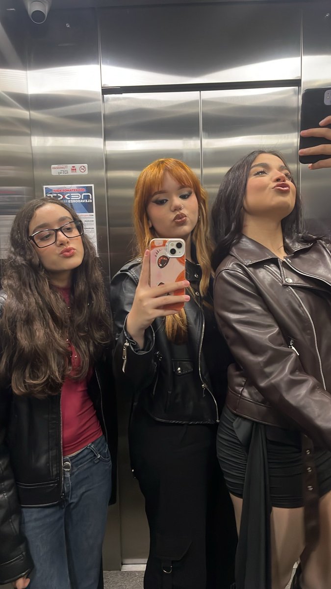 ohyoueshe's tweet photo. Amaram prins? https://t.co/YBFqlKlPbb