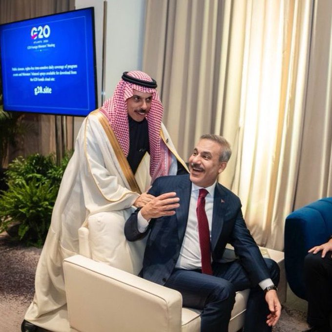 mmsahin4040's tweet photo. Türkiye - Suudi Arabistan kardeşliği 🇹🇷🇸🇦 https://t.co/DB7LuQvqAG