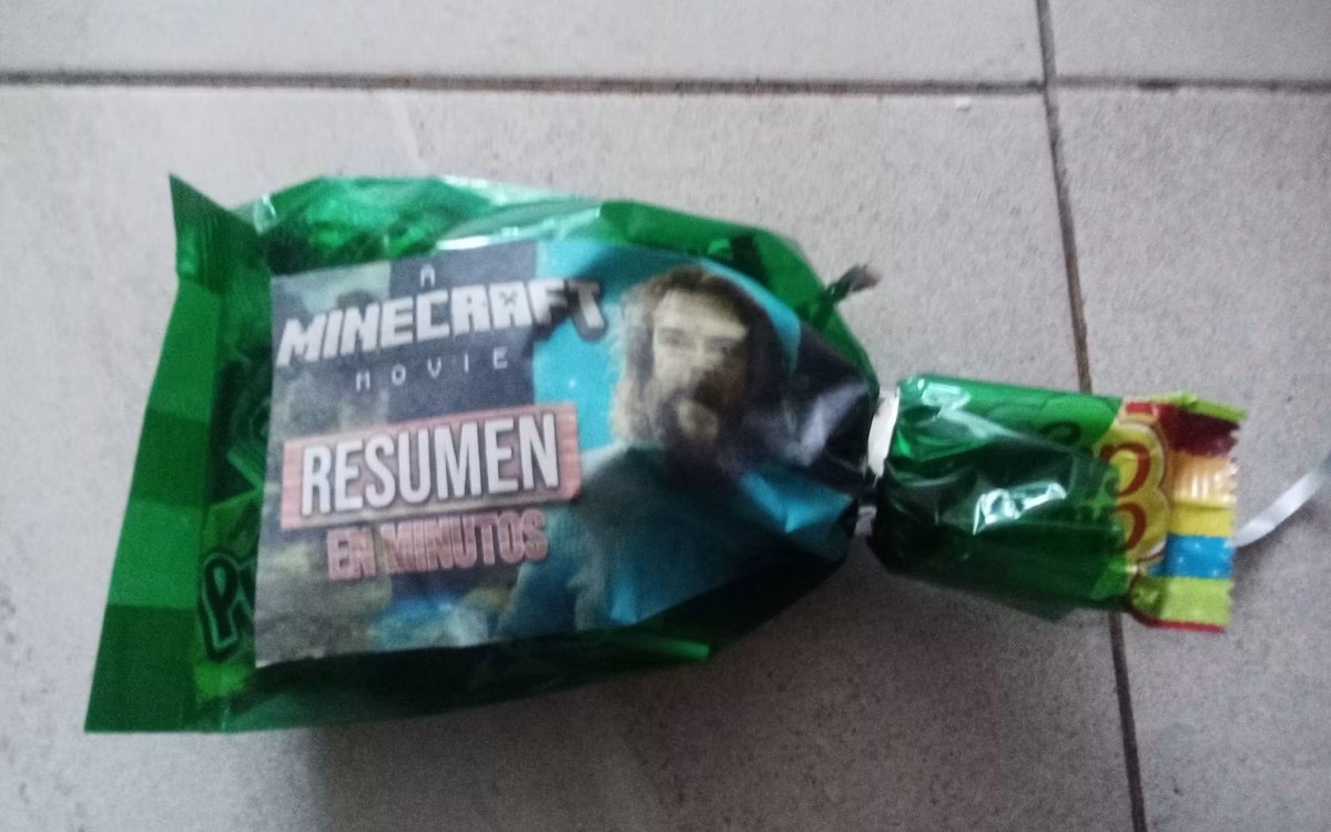 Spidex______'s tweet photo. me regalaron esto en una fiesta de halloween tipos https://t.co/z2POMpElGV