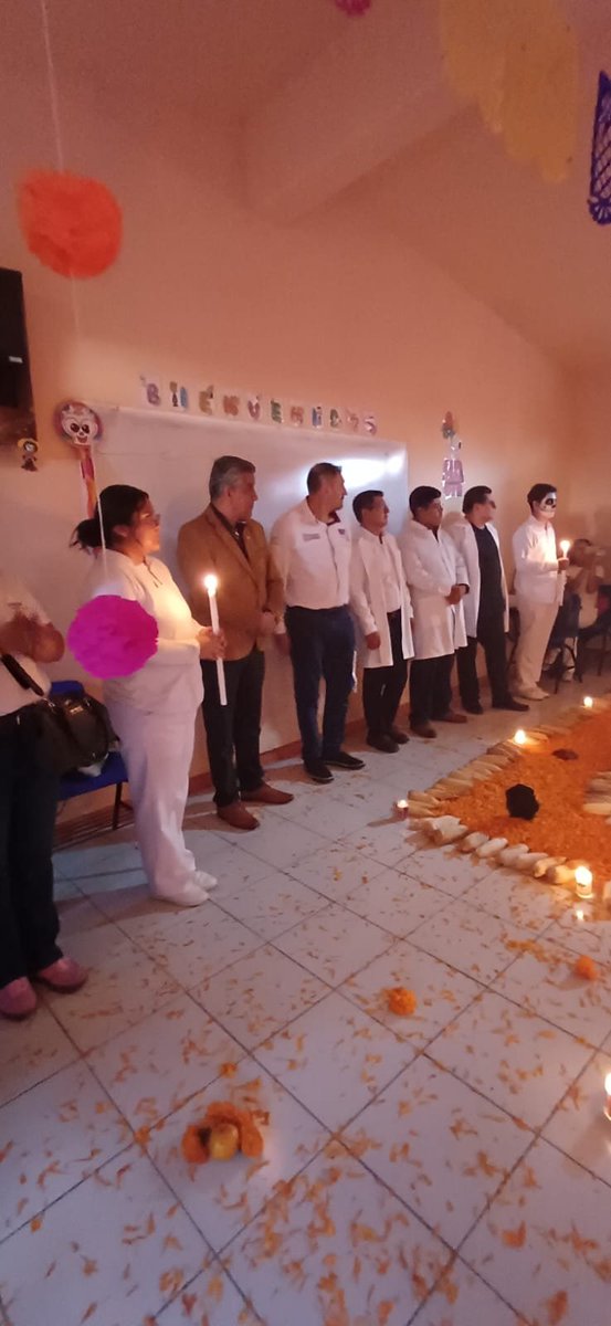 USEP_Puebla's tweet photo. Al visitar la Sede Regional Tecamachalco, nuestro rector José Manuel Hernández Ramón participó en el evento de ofrendas con motivo del #DíaDeMuertos 🌼🕯️. En el @Gob_Puebla reconocemos el compromiso y la creatividad de las y los estudiantes, así como el acompañamiento de docentes en esta celebración que fortalece el sentido de identidad y pertenencia a nuestra cultura. 🤝

#PorAmorAPuebla #TransformarEnGrande