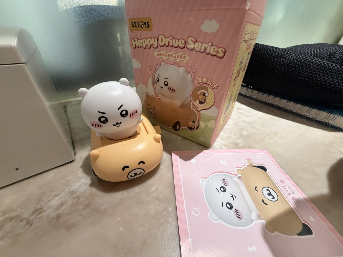 fixablegirl's tweet photo. 받앗어요 //  부아아앙 https://t.co/nyJSECVeii