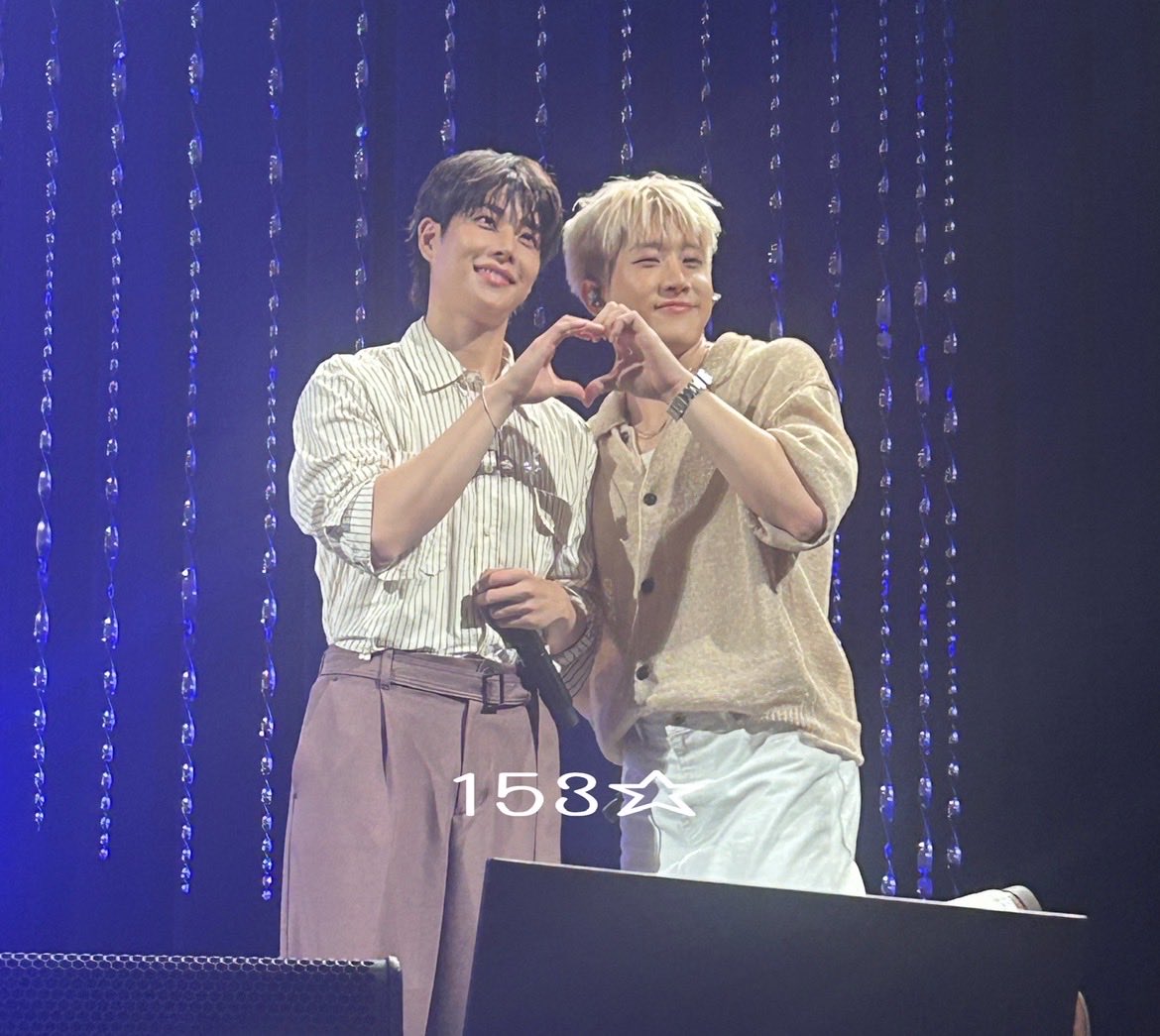 Z3I72b6DgRtyO2f's tweet photo. なんとか🤣なれ〜〜〜🙌🧡💚
🗼🌃🐥🎶⏩🏯🌆🐷🐶🎶🎄💫✡️
#ジュニジニ #ZOONIZINI
#MJ #JINJIN #ASTRO
#WINTER_PARTY #HOLLY_JOLLY
#日本で一夜限りのスペシャルイベント https://t.co/ej1YPJ12Lx
