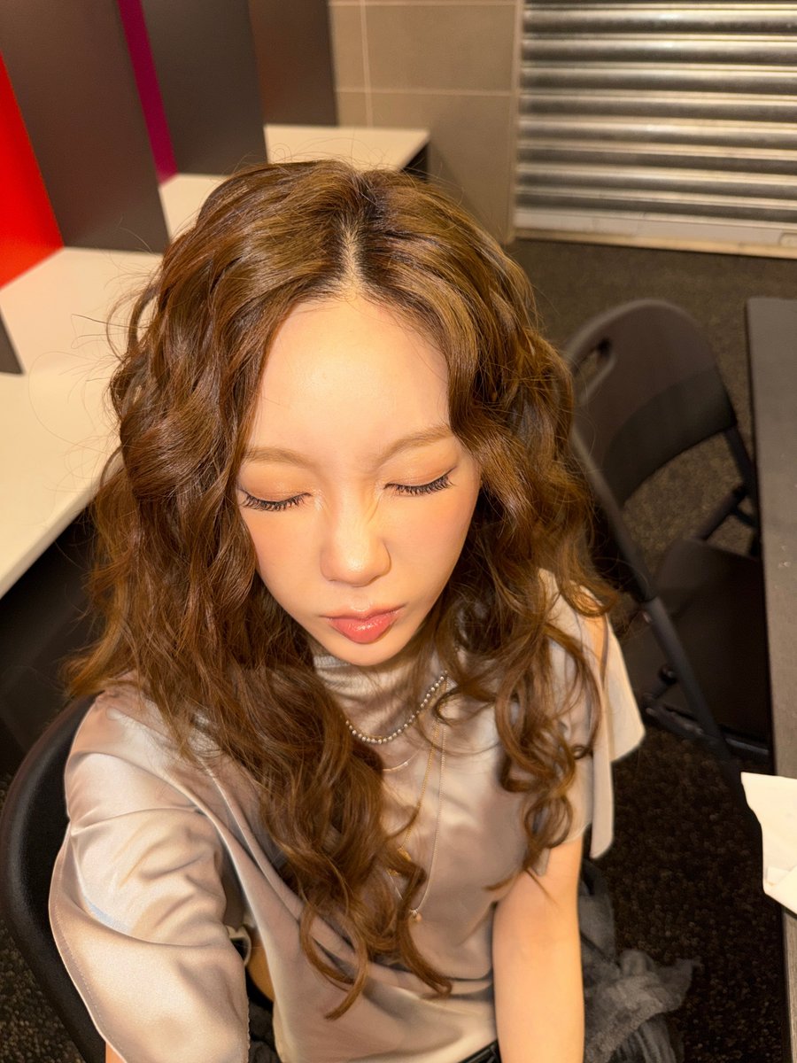 pinkpurple1518's tweet photo. I'm desperately missing Taeyeon like Crazy 🤧 https://t.co/Lv7QicHNKH