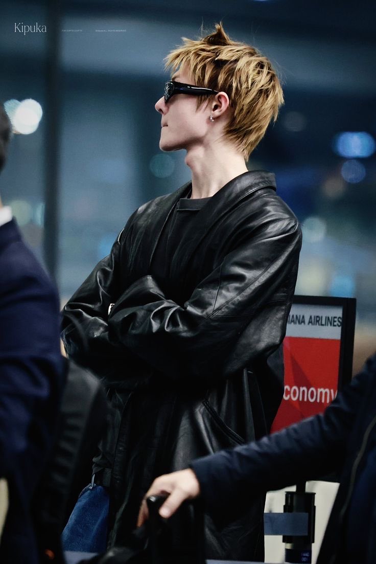 corbetis's tweet photo. leather jackets were made for him https://t.co/CBZN0SWmaZ