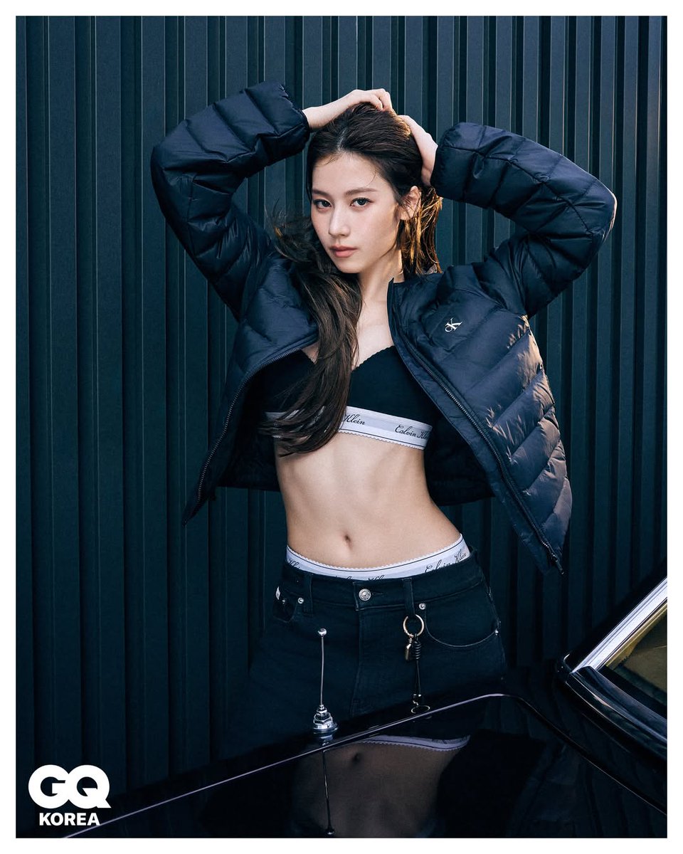 miisharonn's tweet photo. ซานะกับ Calvin Klein มันรุนแรงกับใจชั้นมากละเกิน... โคตรเก๊กโคตรกึง ทุกคนเรียกรถพยายาลให้ชั้นด้วยนะ 😭 https://t.co/XEe9dm1BBH