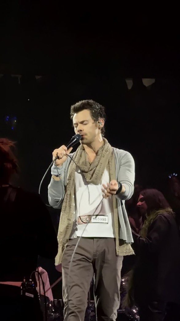 centralhshq's tweet photo. Algumas coisas nunca mudam (só o cabelo) #TogetherTogetherTour https://t.co/7o2ldBieG0