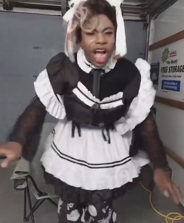 FearedBuck's tweet photo. RaKai dresses as a maid for halloween https://t.co/ifwXJoxgJe