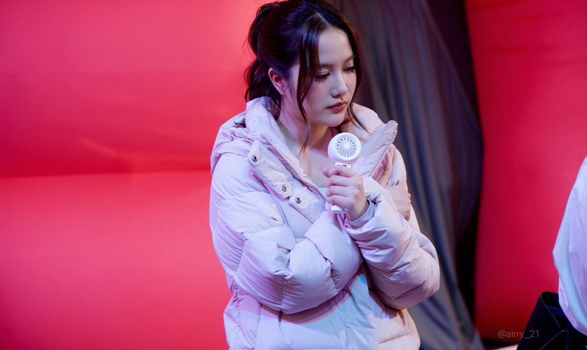 JISOOFOREVER7's tweet photo. ร้อนๆ หนาวๆ 55

#ColumbiaAMAZE
#WildlySoft #AMAZECollection
#PufferJacket #Puffer
#EngineeredForWhatever
#srchafreen https://t.co/bR4b0tGLae