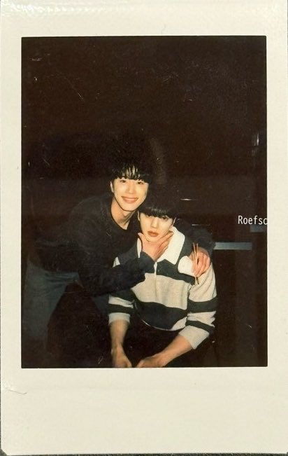 junyoungies's tweet photo. SHIBALLLLL LOOK AT THIS JEONGPIO POLAROID???? JUNYOUNG LOOKS SO CUTE WITH HIS SMILE OH MY GOD 😭😭😭 https://t.co/OiUIDuKaRi