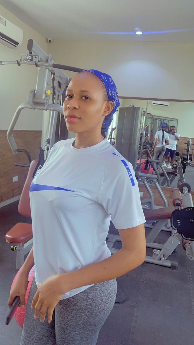 ultimateRiley's tweet photo. Some of you nothing concern you concern gym lol 
qüot3 with your photo in the gyme if you have any https://t.co/Aa4pcj081y