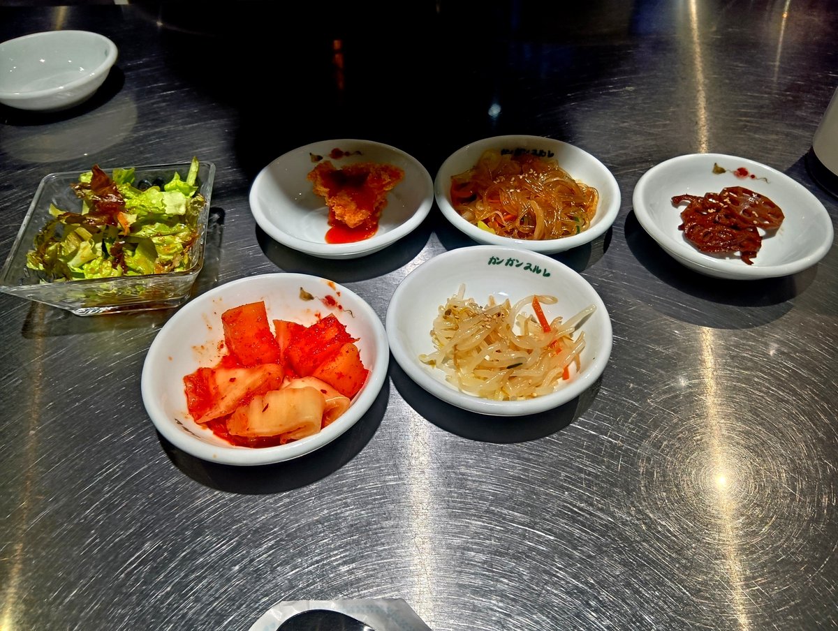 daiukeero's tweet photo. 近所の韓国料理屋さん♪
味噌チゲ(テンジャンチゲ)ですよ〜🤤
ランチタイムとは言えこれで900円は破格ですよね✨ https://t.co/WuHtGSM7aj
