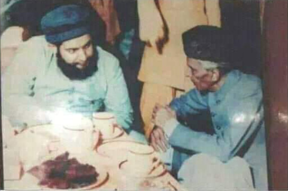 5cjpf's tweet photo. بانیِ پاکستان حضرت قائدِاعظم محمدعلی جناح رحمۃاللّٰہ علیہ نے غازی علم الدین سے کہا۔۔۔
غازی صرف ایک بار فرمادےکہ میں نےاس کھتری گستاخ کو جب جہنم واصل کیا تو ہوش میں نہیں تھا۔۔۔۔
غازی کی چیخیں نکل گئی فرمایا حضرت ساری زندگی ایک ہی کام تو ہوش اور جوش میں کیا اب اس سے بھی مکر جاؤں؟ https://t.co/DODyl8oEx1