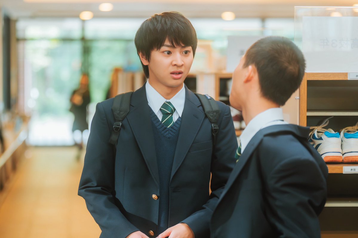 dramal_abc's tweet photo. #修学旅行で仲良くないグループに入りました ２
🚌第𝟑話 放送まであと3時間💨

日置、最近ちょっと変わったかも！
そのわけは‥💗？

第𝟑話 きょう深夜𝟏時
第𝟏•𝟐話 𝐓𝐕𝐞𝐫見逃し配信中
🔗 https://t.co/a5rHeSDvcO

#ドラマ修学旅行 https://t.co/oLesSOixxQ