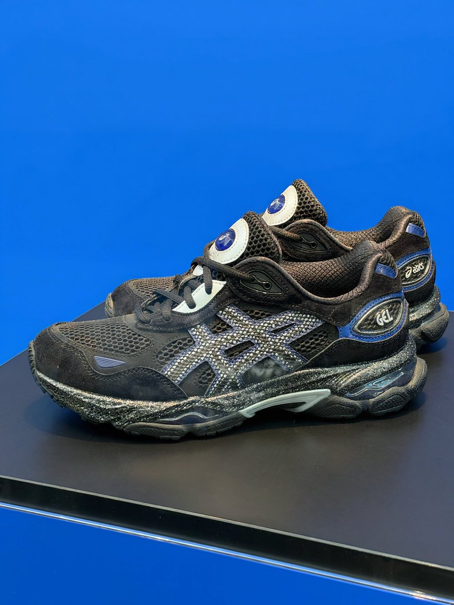 kirameke__12's tweet photo. スニーカーベストドレッサー賞
吉田さんが履いてた靴はasicsさんのgelシリーズ新作🫶
レディースサイズあるし本人にもプレゼントしてるからお揃いできますよって！
11月末発売¥28,600だそうです！！(安)

ミニゲームしたらプレゼントもくださって神❗️❗️

#吉田仁人 https://t.co/GFAhpA4pWE