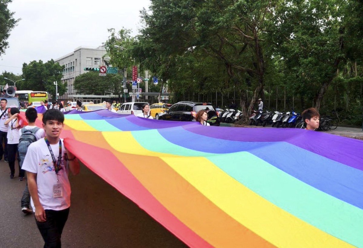 josephwutw's tweet photo. I take #PRIDE in advocating for gender equality &amp; #LGBTQ rights 🌈  

I’m proud of my country #Taiwan for being the first in #Asia to have legalized same-sex marriage. 

🩷🧡💛💚💙🩵💜 https://t.co/J2b3FbWWok