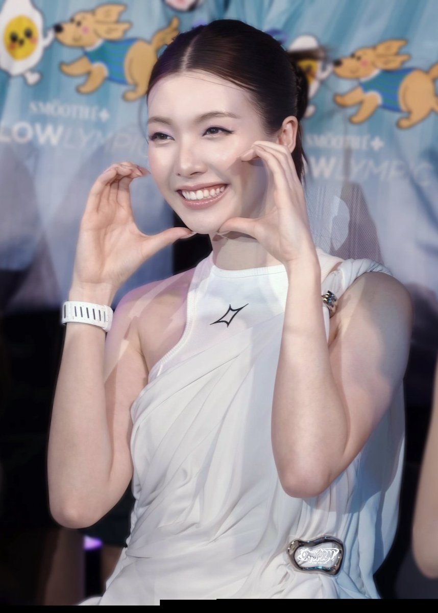 ORMKORNHOMETH's tweet photo. โอ้ยยิ้มแรกของวัน แม่ๆใจละลาย ใครจะกล้าแข่งด้วยล่ะลูกแบบนี้ 🫠

LINGORM SMOOTH E FUN DAY
#LingOrmSmoothEGlowlympic
#OrmKornnaphat #ออมกรณ์นภัส
@ormmormm https://t.co/owrB2puOma