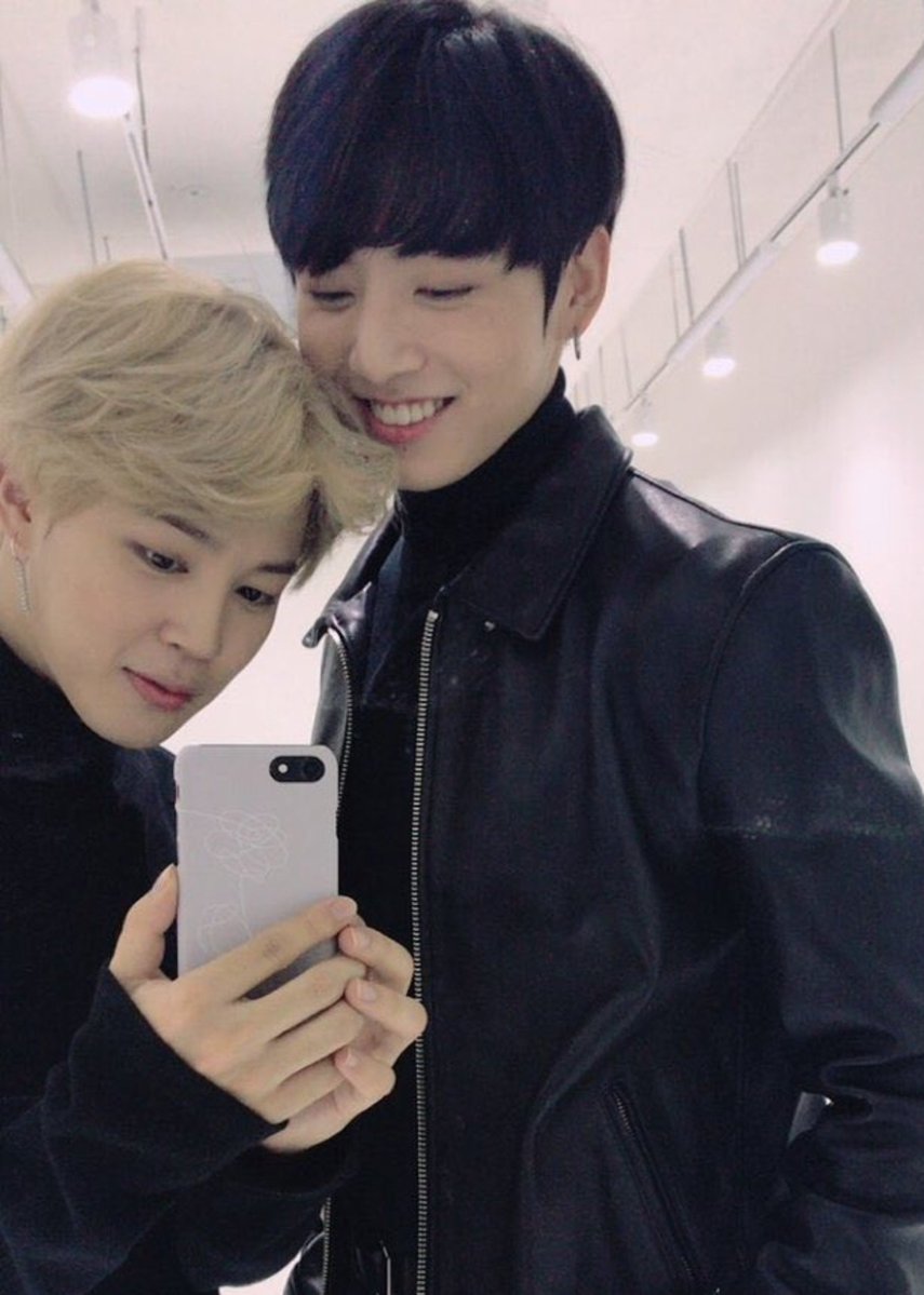 97VGI's tweet photo. happy 9th anniversary to the most iconic jikook selca ever https://t.co/YFZlAYdRyt