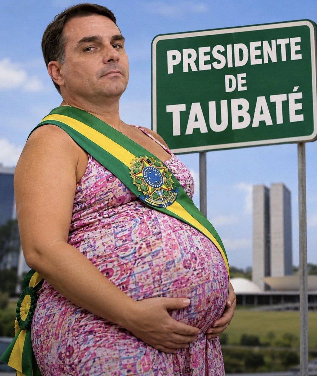 Thalegal26's tweet photo. @nandobass09 @RenanSantosMBL Agora sabemos quem é o pai do neném 🍼😂😂😂😂 https://t.co/JpsxRqWUxP