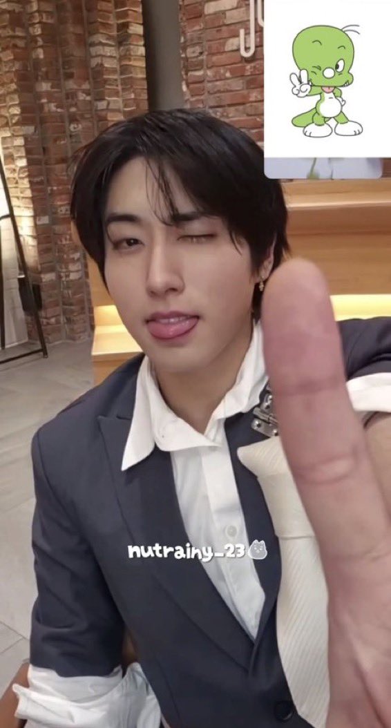 jutschll's tweet photo. NAWWWW HE IS THE CUTEST 😭😭😭😭😭😭😭😭 https://t.co/EjspHXmAtn