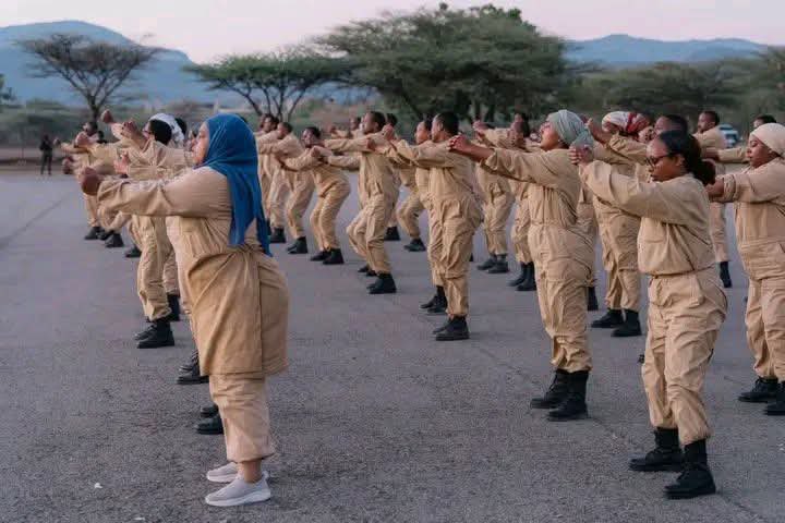 Yohannes_v's tweet photo. What kind of Halloween costume is this? Since when does Ethiopia celebrate Halloween? https://t.co/pMCnX76PXK
